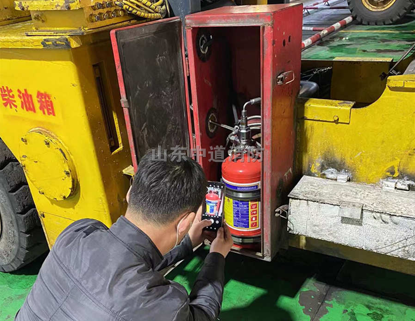 內(nèi)蒙古輪胎式多臂鑿巖臺(tái)車(chē)滅火裝置滅火原理